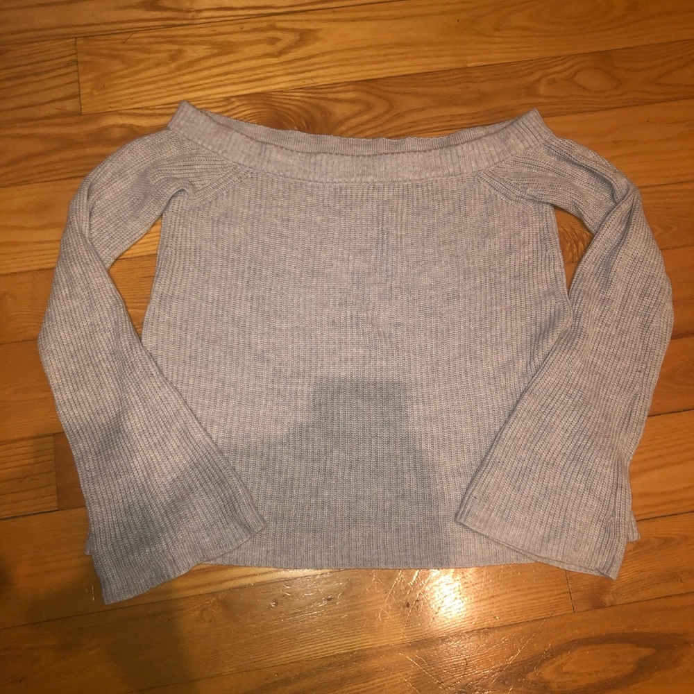 Off the shoulder American Eagle Sweater